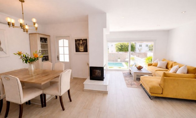 Sale - Detached Villa -
Orihuela Costa - Los Dolses