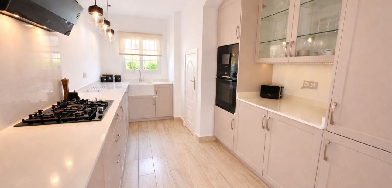 Sale - Detached Villa -
Orihuela Costa - Los Dolses