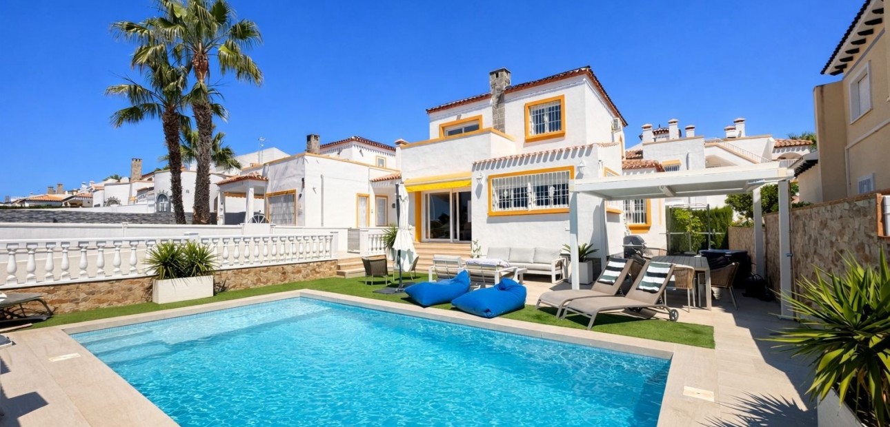 Sale - Detached Villa -
Orihuela Costa - Los Dolses