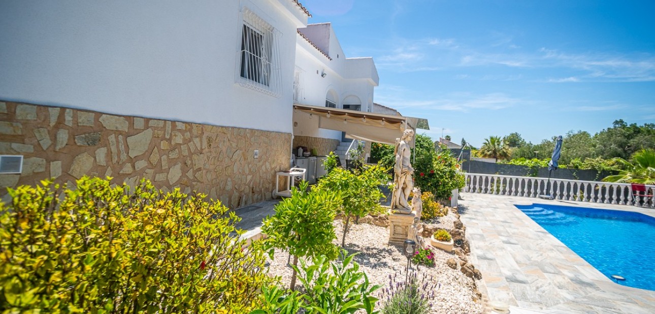 Herverkoop - House -
La Marina