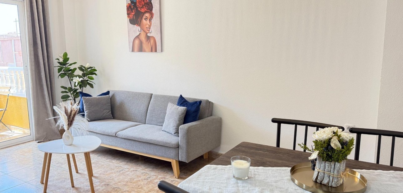 Venta - Apartamento / piso -
Torrevieja - Los Europeos