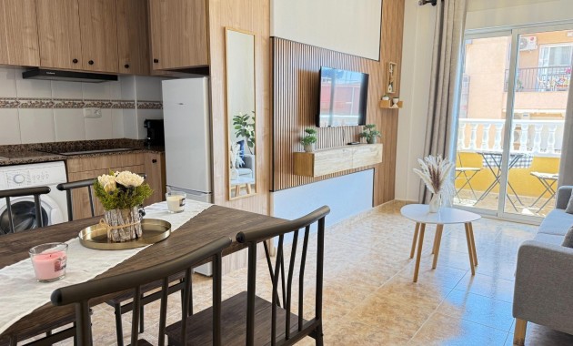 Venta - Apartamento / piso -
Torrevieja - Los Europeos