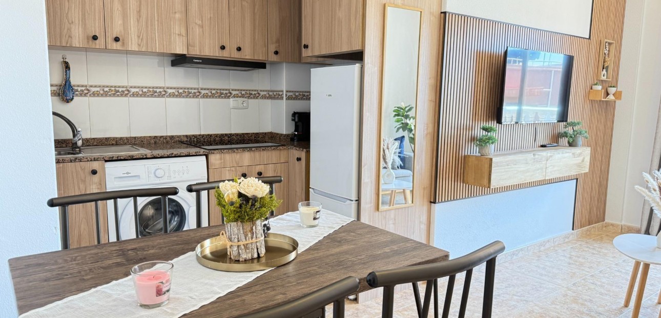Venta - Apartamento / piso -
Torrevieja - Los Europeos