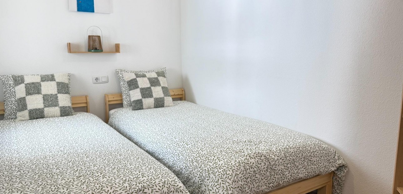 Venta - Apartamento / piso -
Torrevieja - Los Europeos