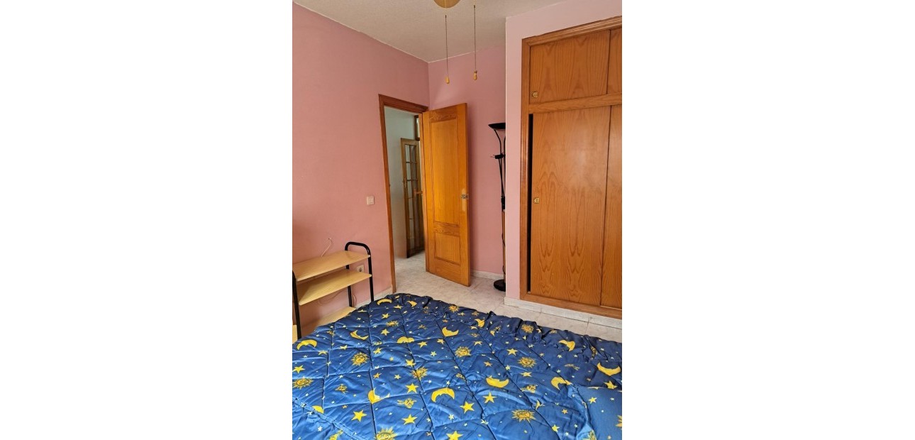 Venta - Apartamento / piso -
Torrevieja - Centro