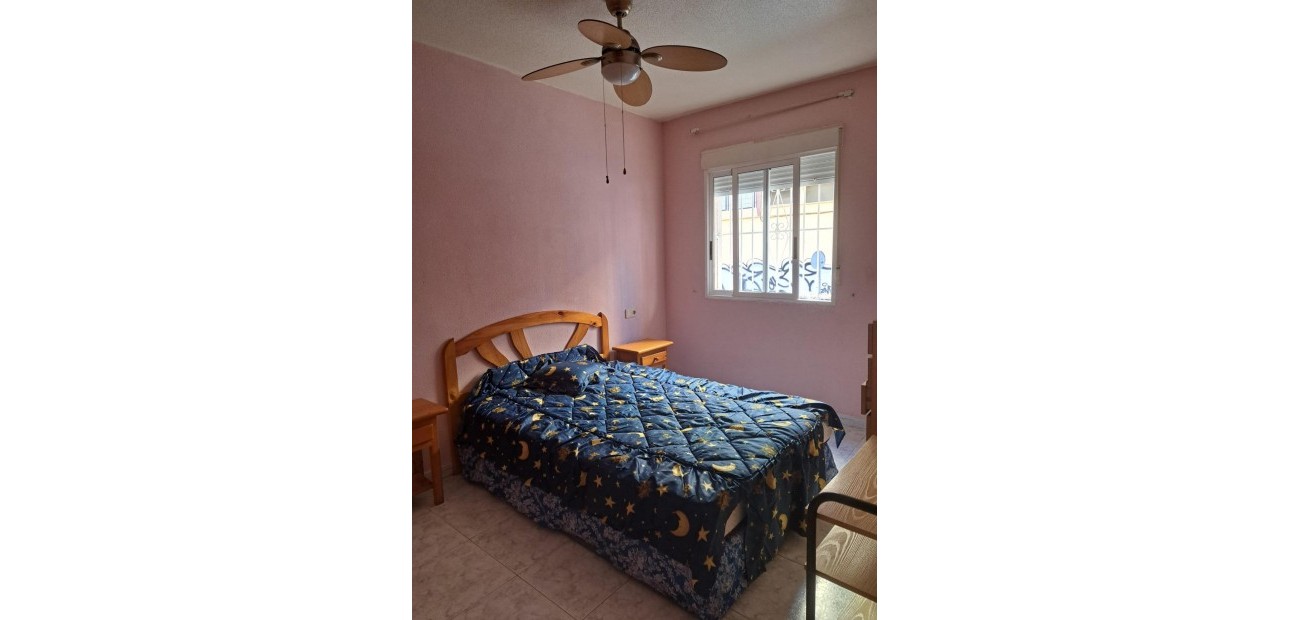Venta - Apartamento / piso -
Torrevieja - Centro