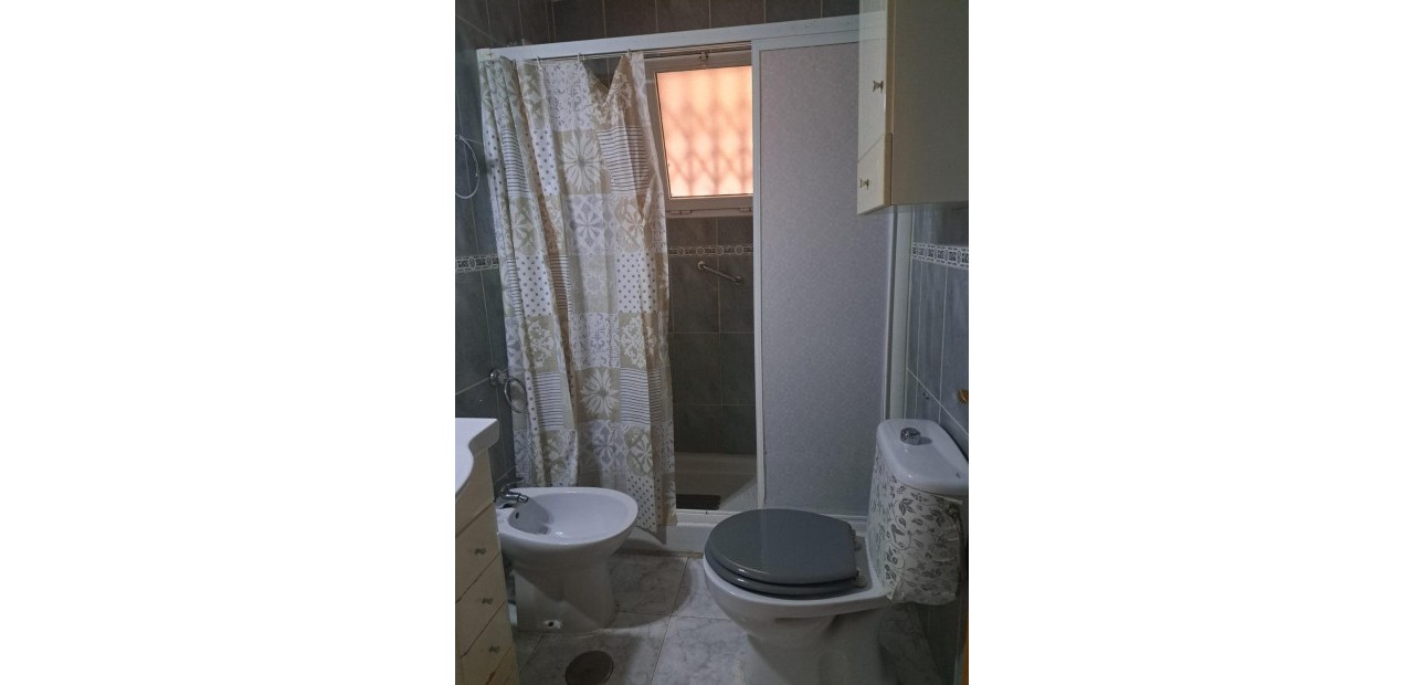 Venta - Apartamento / piso -
Torrevieja - Centro