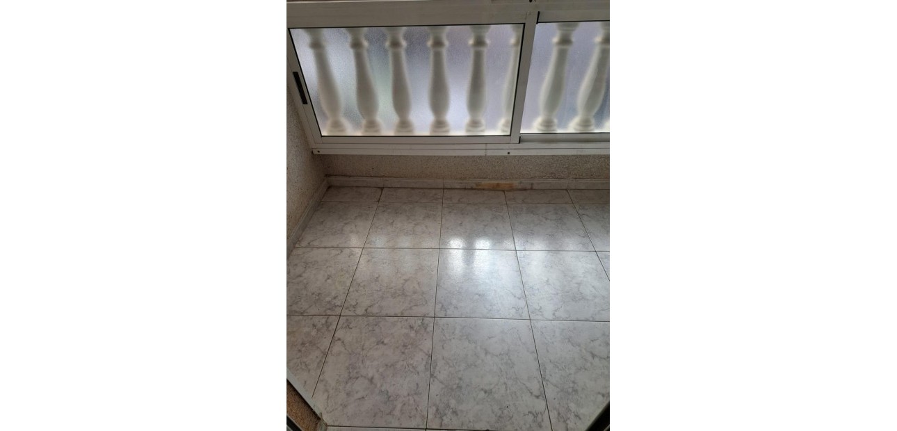 Venta - Apartamento / piso -
Torrevieja - Centro