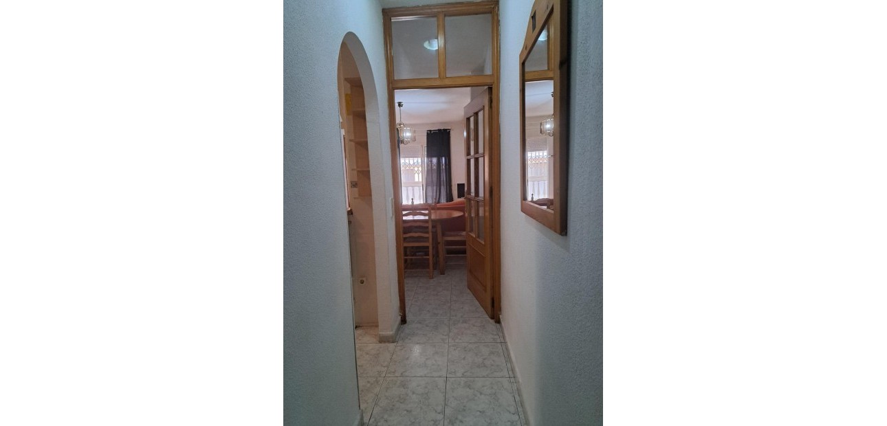 Venta - Apartamento / piso -
Torrevieja - Centro