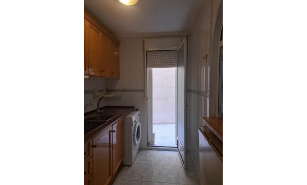 Venta - Apartamento / piso -
Torrevieja - Centro