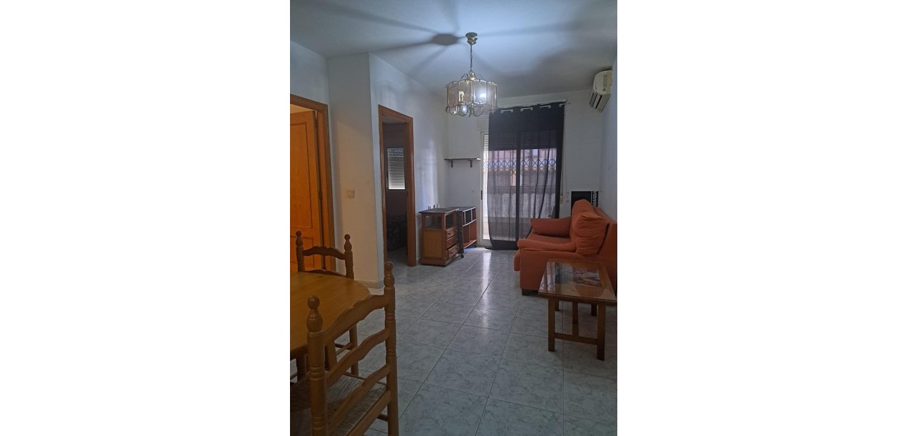 Venta - Apartamento / piso -
Torrevieja - Centro