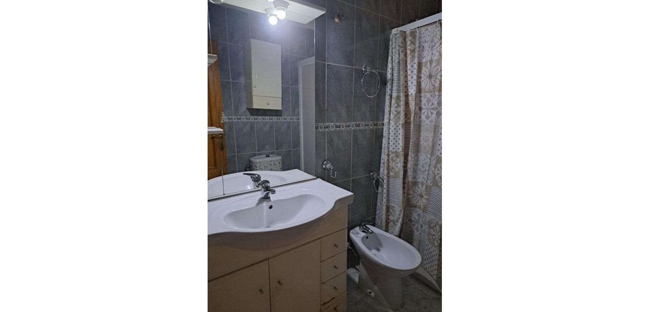 Venta - Apartamento / piso -
Torrevieja - Centro