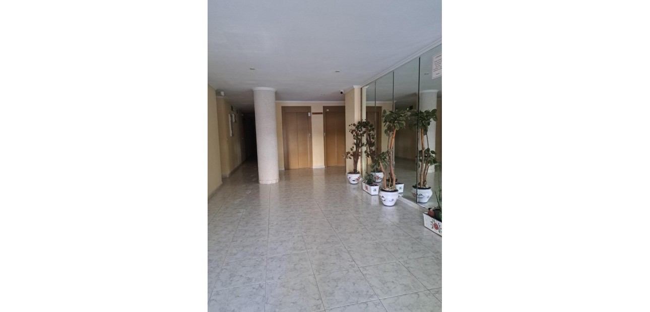Venta - Apartamento / piso -
Torrevieja - Centro