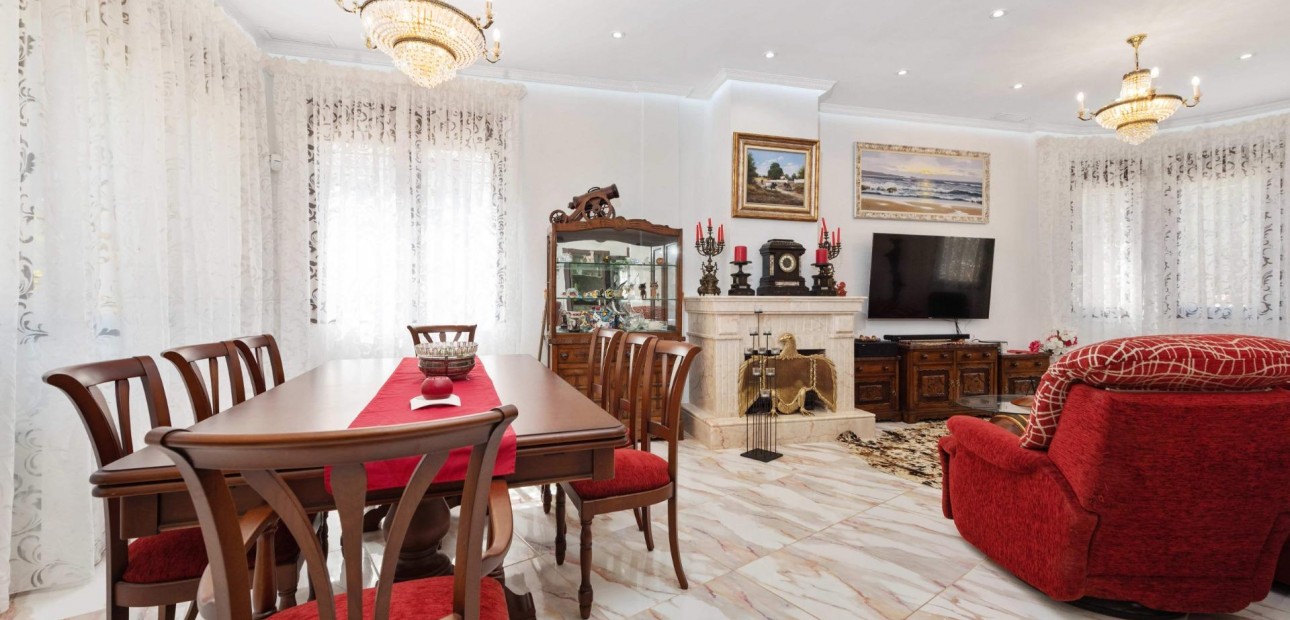 Venta - Villa -
Orihuela Costa - Campoamor
