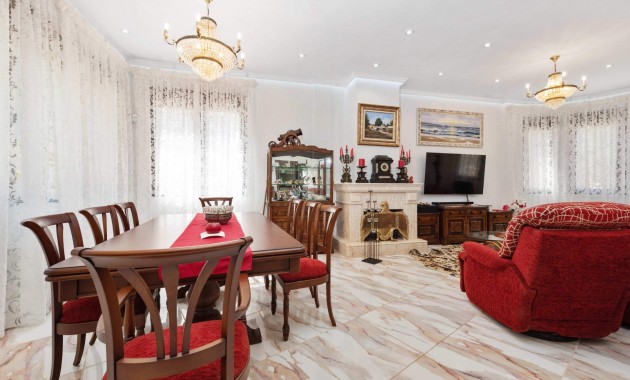 Venta - Villa -
Orihuela Costa - Campoamor