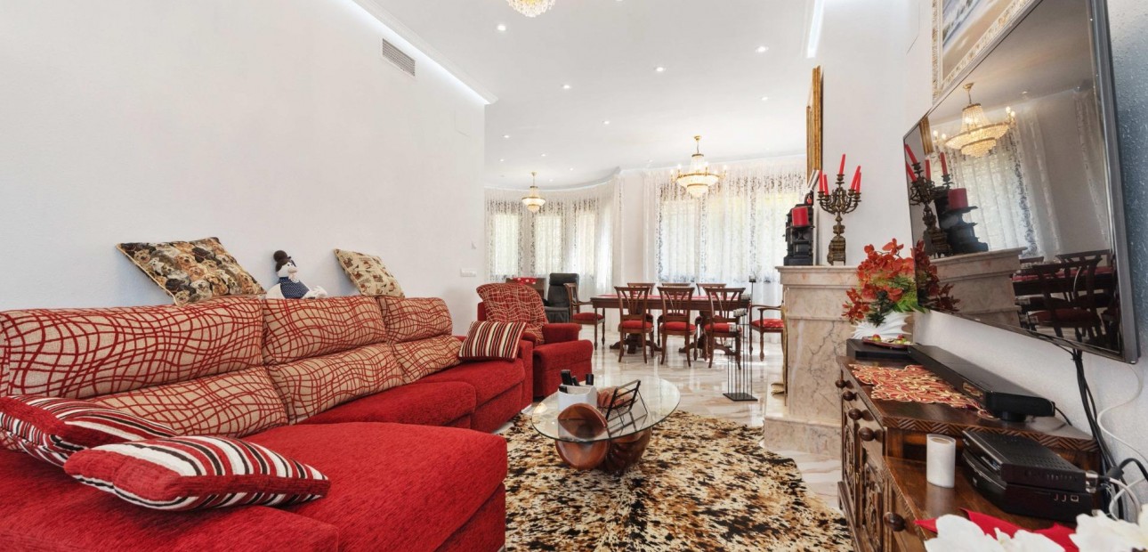 Venta - Villa -
Orihuela Costa - Campoamor