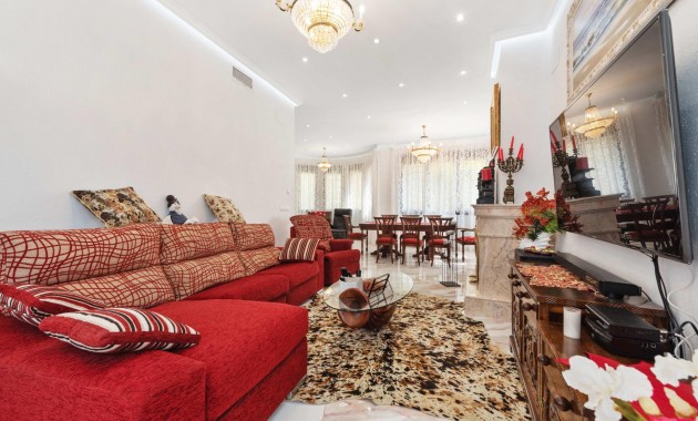 Venta - Villa -
Orihuela Costa - Campoamor
