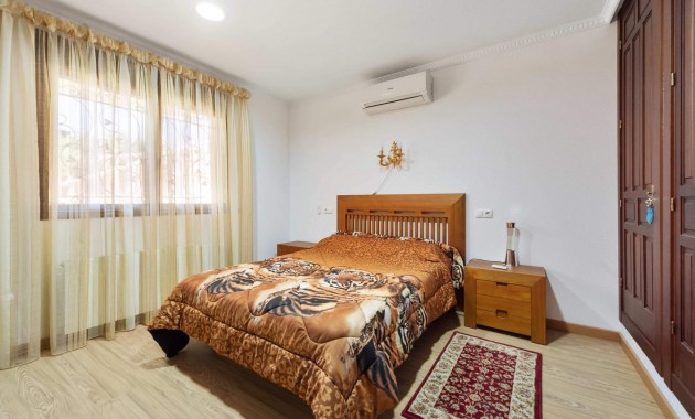 Venta - Villa -
Orihuela Costa - Campoamor