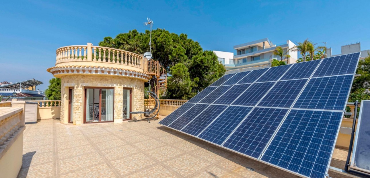 Venta - Villa -
Orihuela Costa - Campoamor