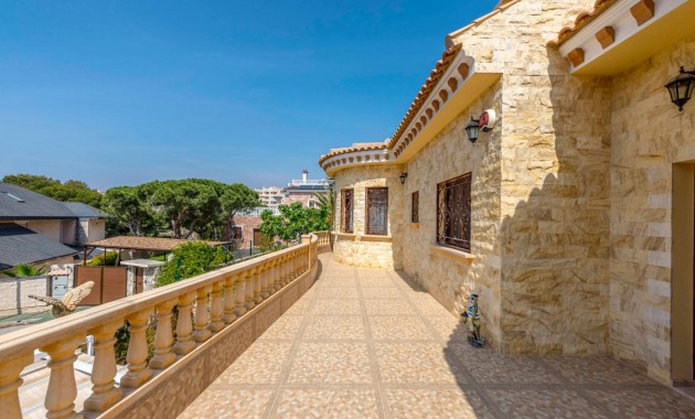 Venta - Villa -
Orihuela Costa - Campoamor