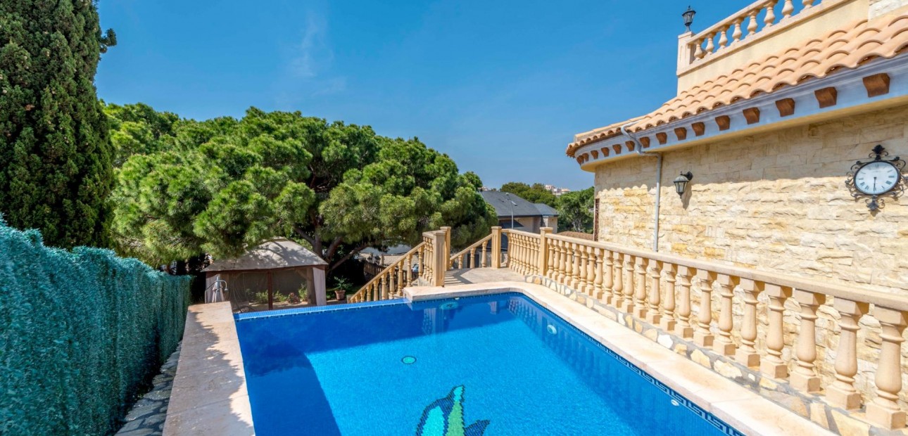 Venta - Villa -
Orihuela Costa - Campoamor