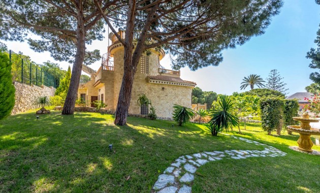 Venta - Villa -
Orihuela Costa - Campoamor