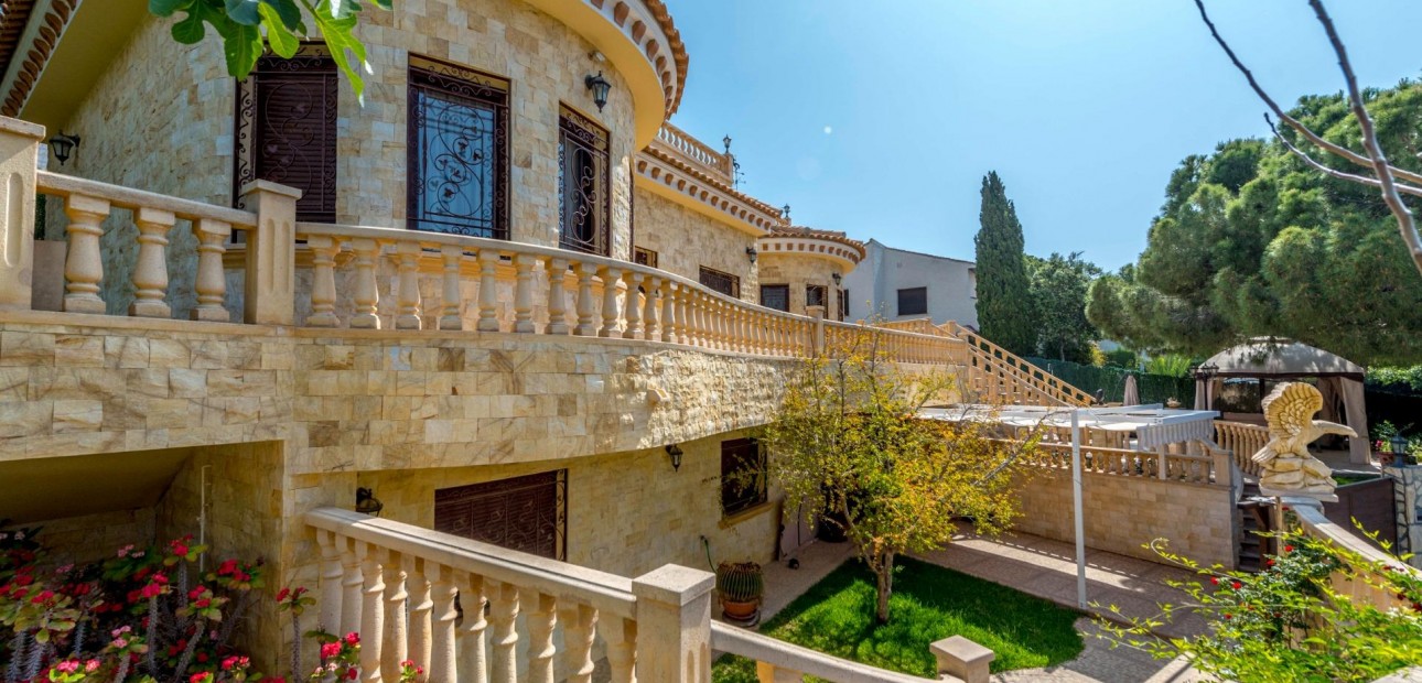 Venta - Villa -
Orihuela Costa - Campoamor