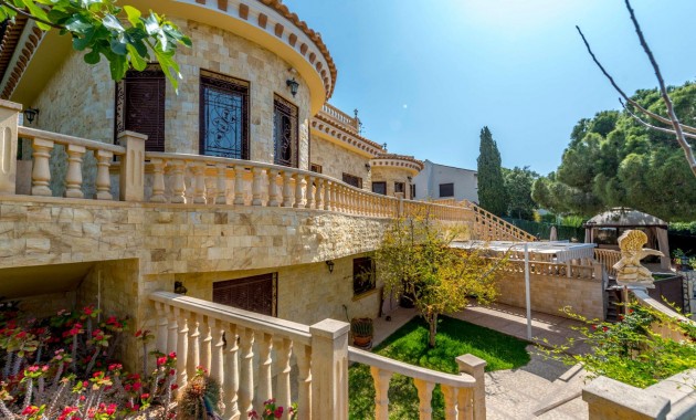 Venta - Villa -
Orihuela Costa - Campoamor