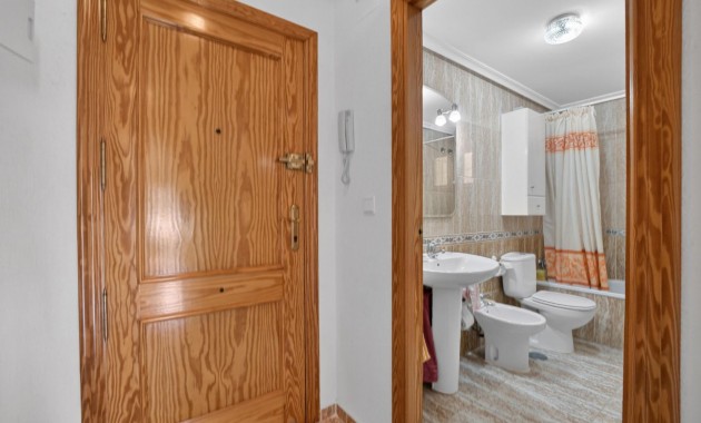 Venta - Apartamento / piso -
Torrevieja - Playa Los Locos