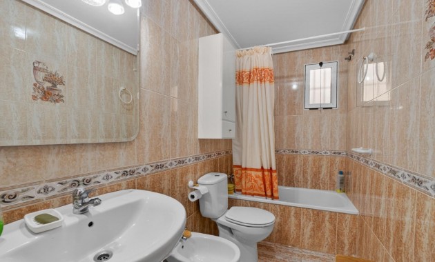 Venta - Apartamento / piso -
Torrevieja - Playa Los Locos