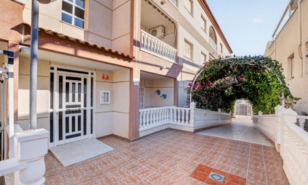 Venta - Apartamento / piso -
Torrevieja - Playa Los Locos