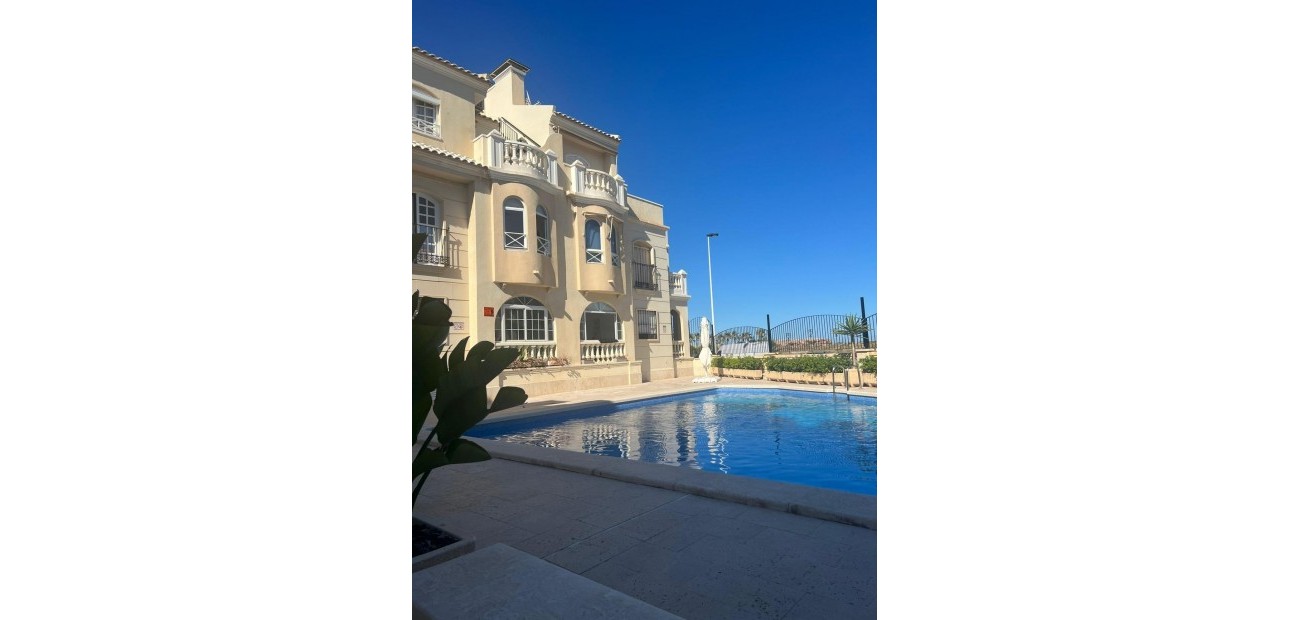 Venta - Ático -
Torrevieja - Los Frutales