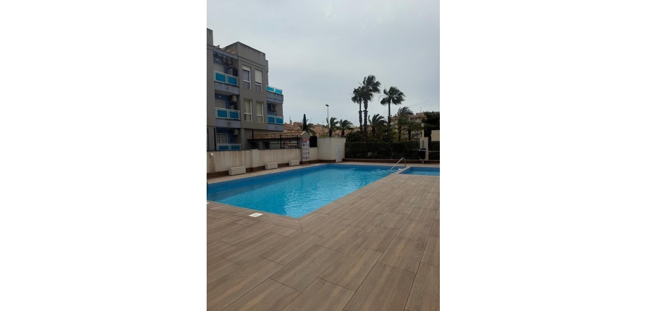 Venta - Apartamento / piso -
Torrevieja - Playa de los locos