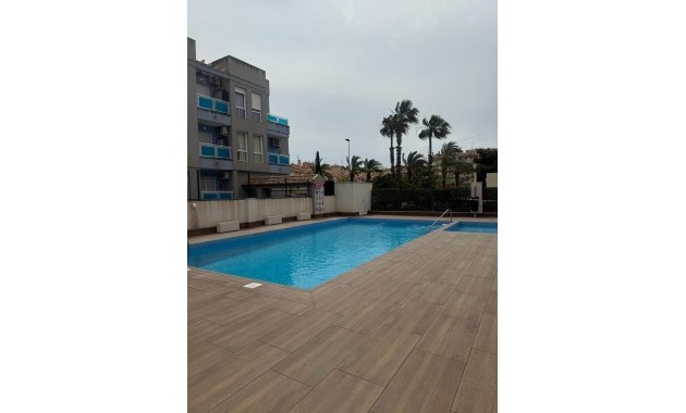 Venta - Apartamento / piso -
Torrevieja - Playa de los locos