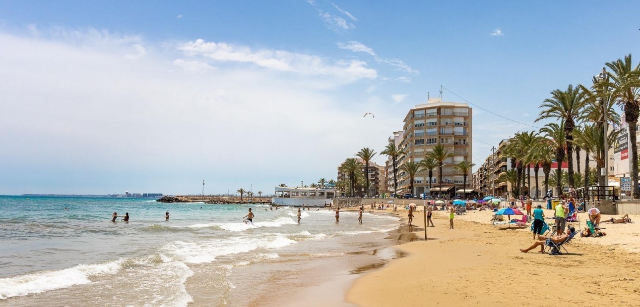 Venta - Apartamento / piso -
Torrevieja - Playa de los locos
