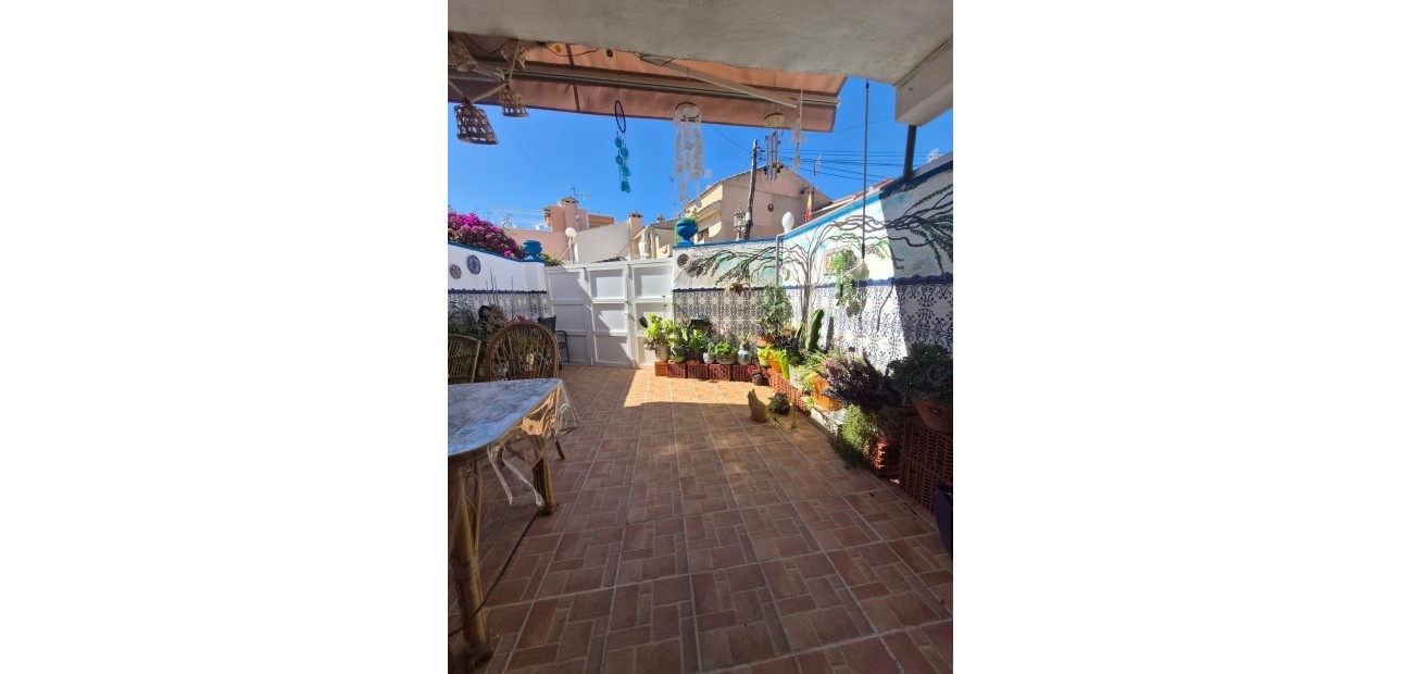 Venta - Terraced house -
Torrevieja - Los Frutales