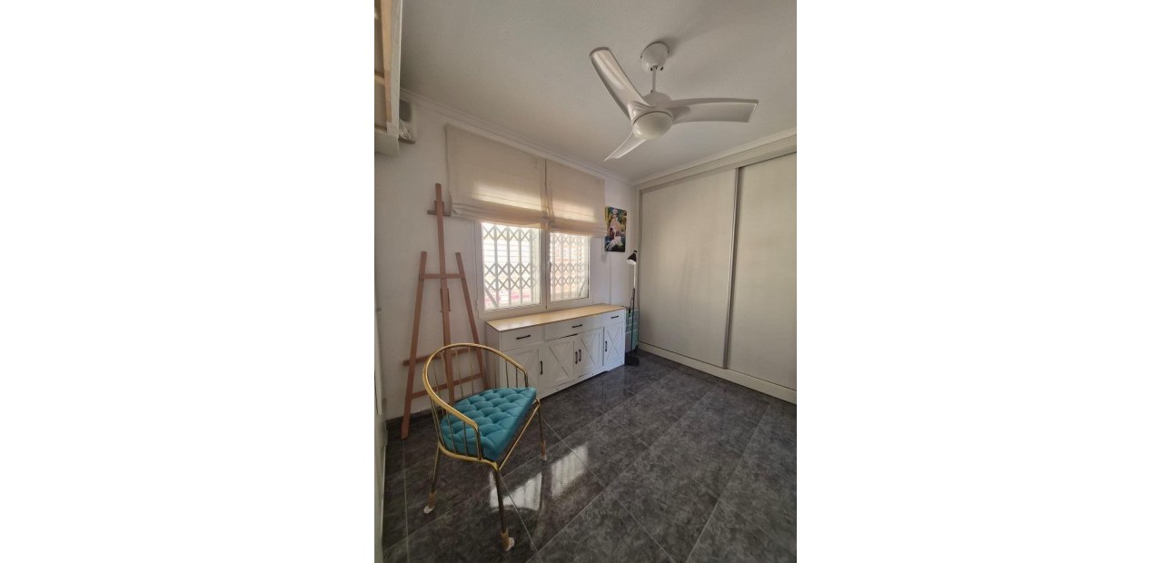 Venta - Terraced house -
Torrevieja - Los Frutales