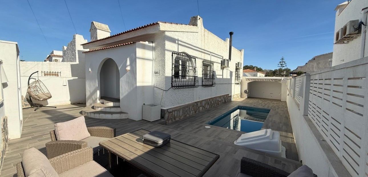 Venta - Villa -
Orihuela Costa - Las Filipinas