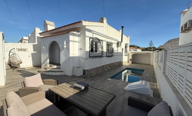 Venta - Villa -
Orihuela Costa - Las Filipinas