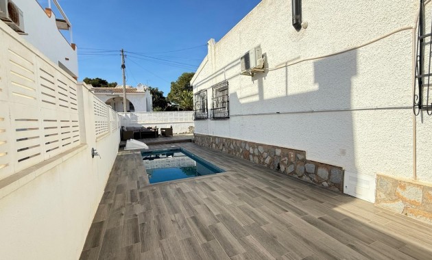 Venta - Villa -
Orihuela Costa - Las Filipinas