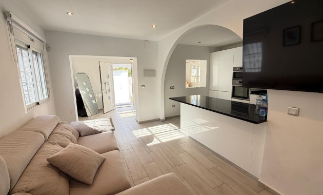 Venta - Villa -
Orihuela Costa - Las Filipinas