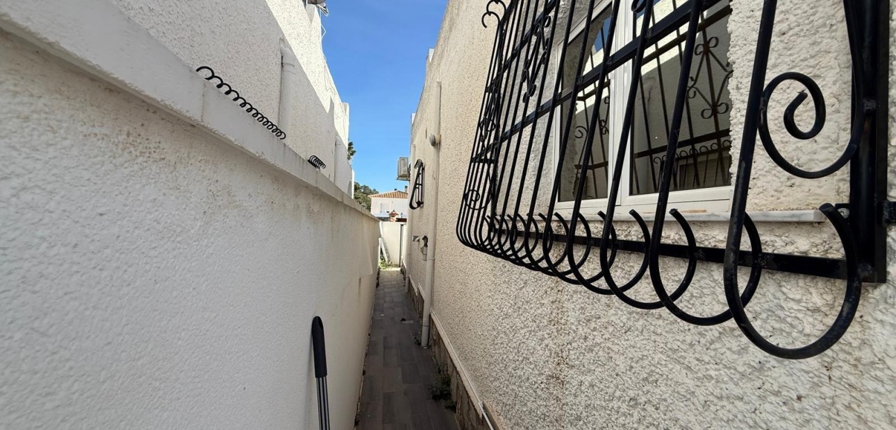 Venta - Villa -
Orihuela Costa - Las Filipinas