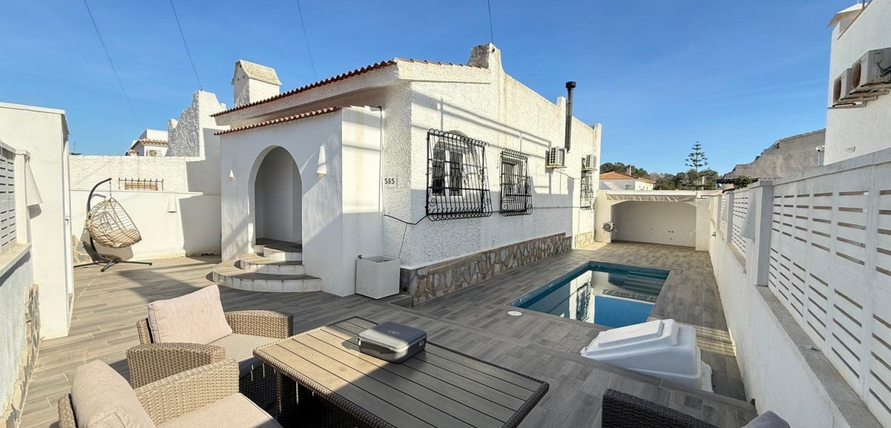 Venta - Villa -
Orihuela Costa - Las Filipinas