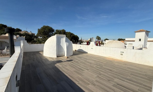 Venta - Villa -
Orihuela Costa - Las Filipinas