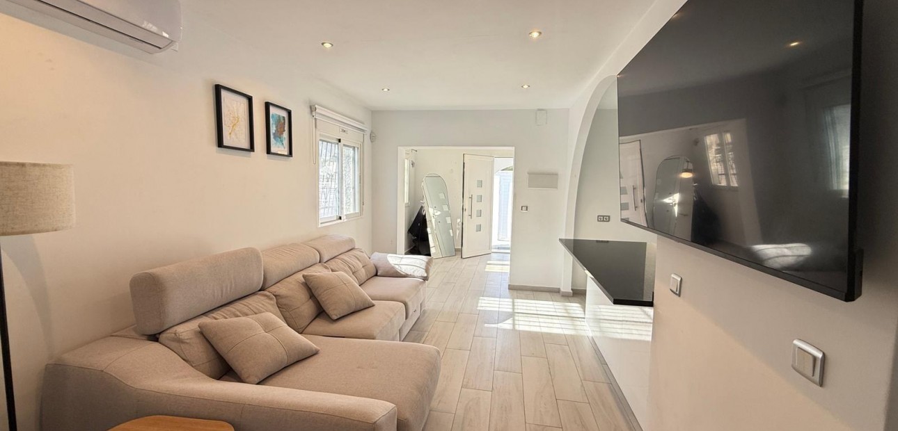 Venta - Villa -
Orihuela Costa - Las Filipinas