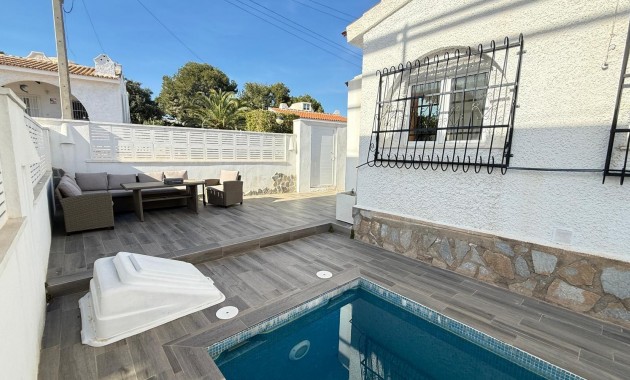 Venta - Villa -
Orihuela Costa - Las Filipinas