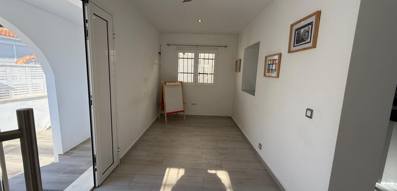 Venta - Villa -
Orihuela Costa - Las Filipinas