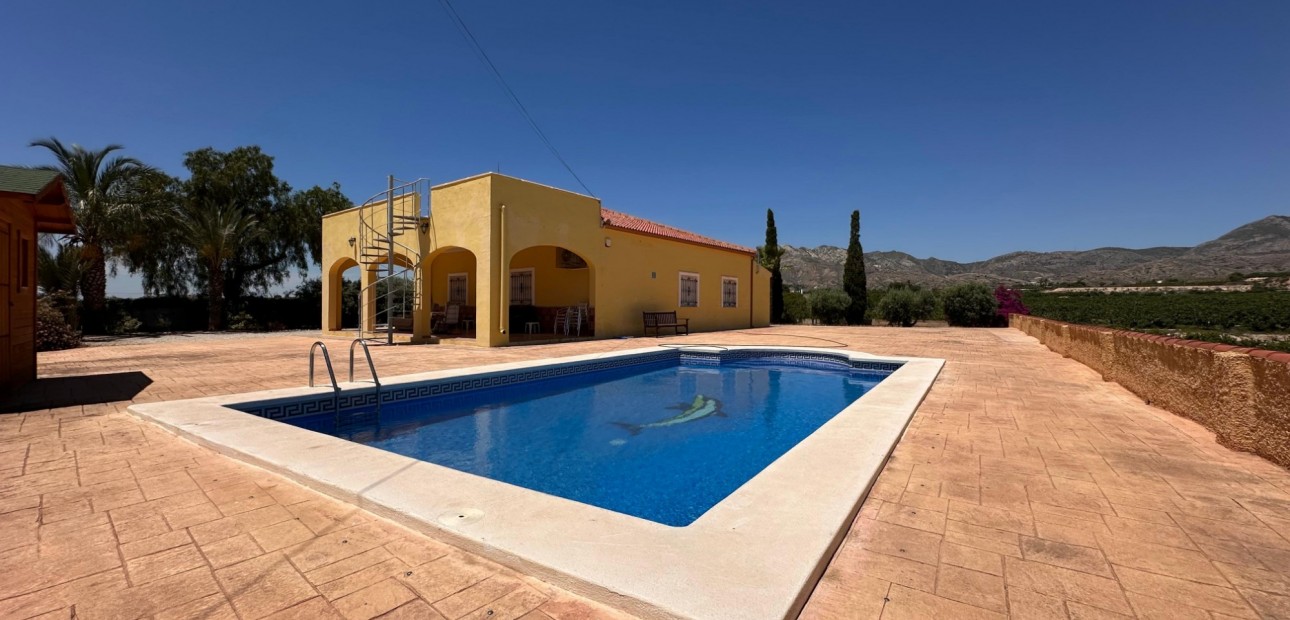 Herverkoop - Country Property -
Albatera - Albatera - Country