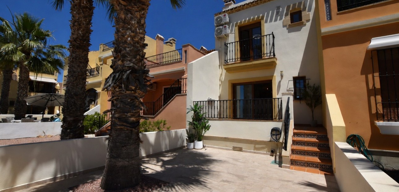 Venta - Adosado -
Algorfa - La Finca Golf Resort