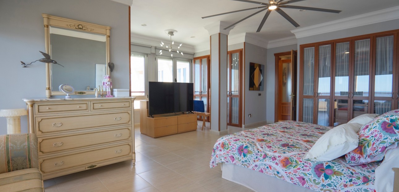 Venta - Apartamento / piso -
Benidorm - Benidorm - City